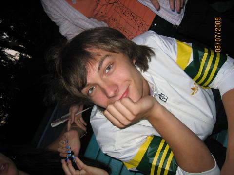 с довольным личиком=)