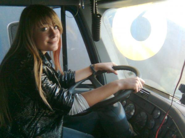 в папиной=)шикарная башая машииинааа