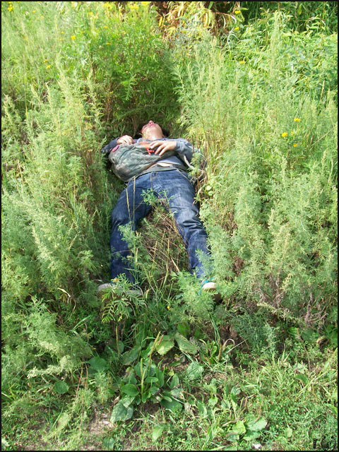 вышел из автобуса...