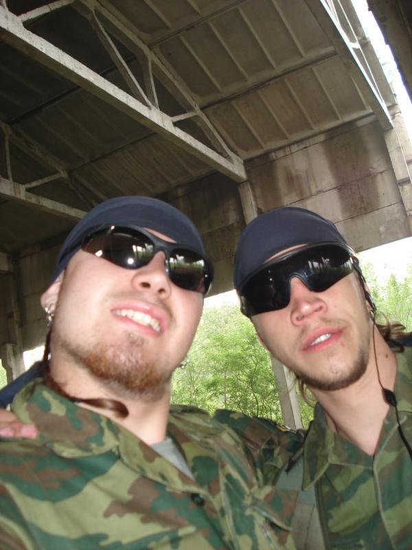 Йа и Димон, ну и Рожи))))