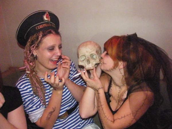 ну не бойся..он же такой милый...