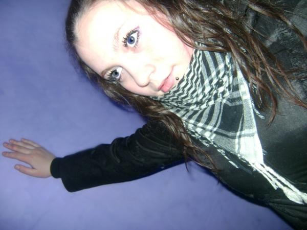 давно в неоновой арке