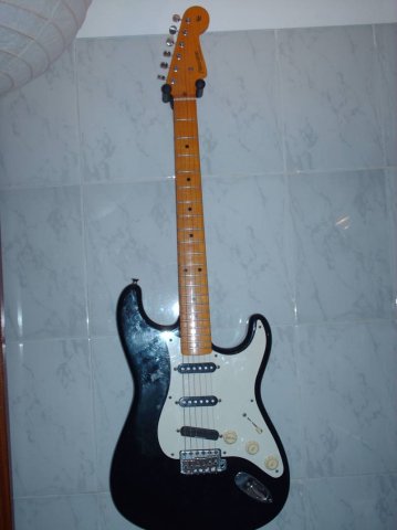 Fernandes Reveval strat '82 - продаёцца, звукосниматели СИНГЛЫ!!!
