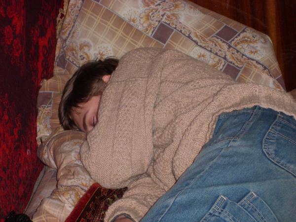 сплю на чужой хате)