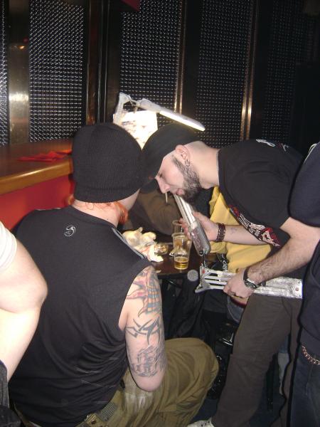 Бесплатный пирсинг и тату всем желающим..
От лучших мастеров..