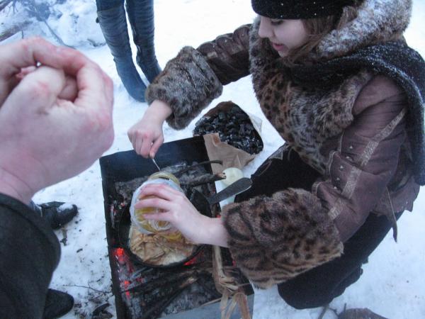 блины на свежем воздухе с мёдом. это было что то.