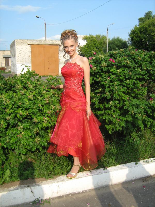 у школы(почти) :)