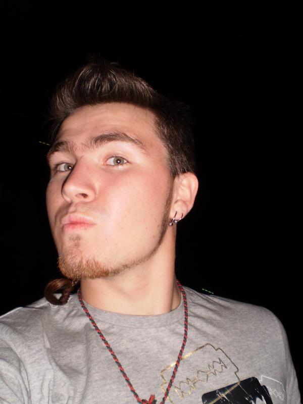 стремная рожа какая то))