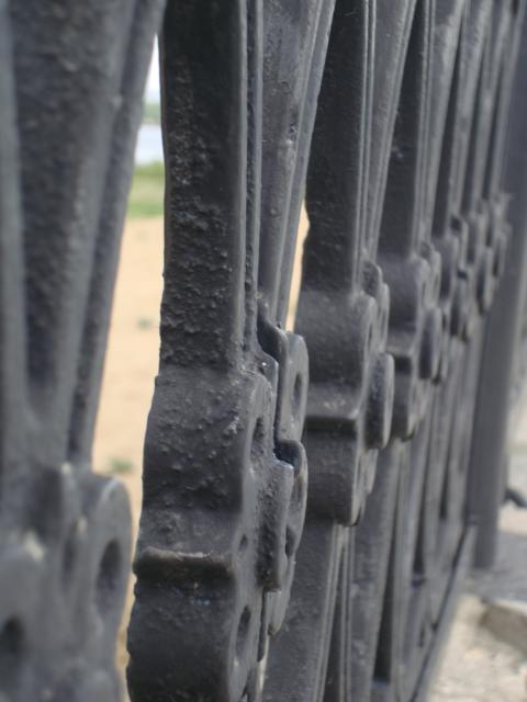 Заборы тоже бывают красивыми...